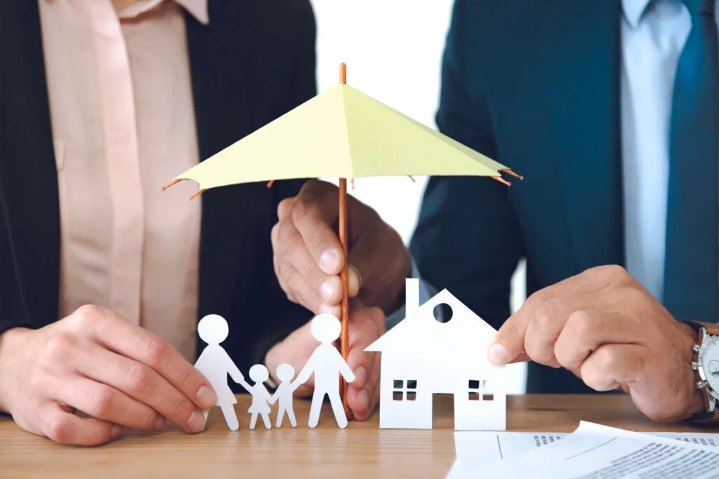 A family protected by the right life insurance